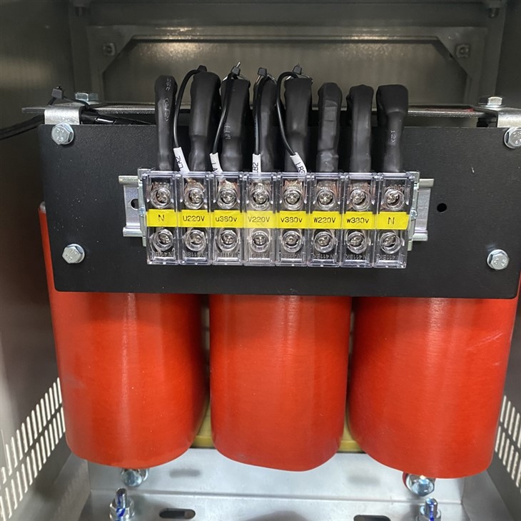 Transformátor z 220 V na 380 V